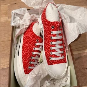 Men’s NIB Burberry sneakers